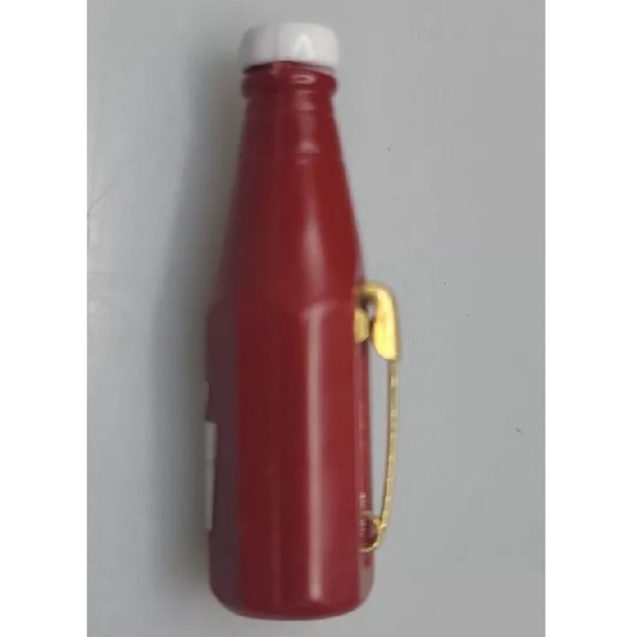 Heinz ketchup miniature bottle pin - Picture 2 of 16